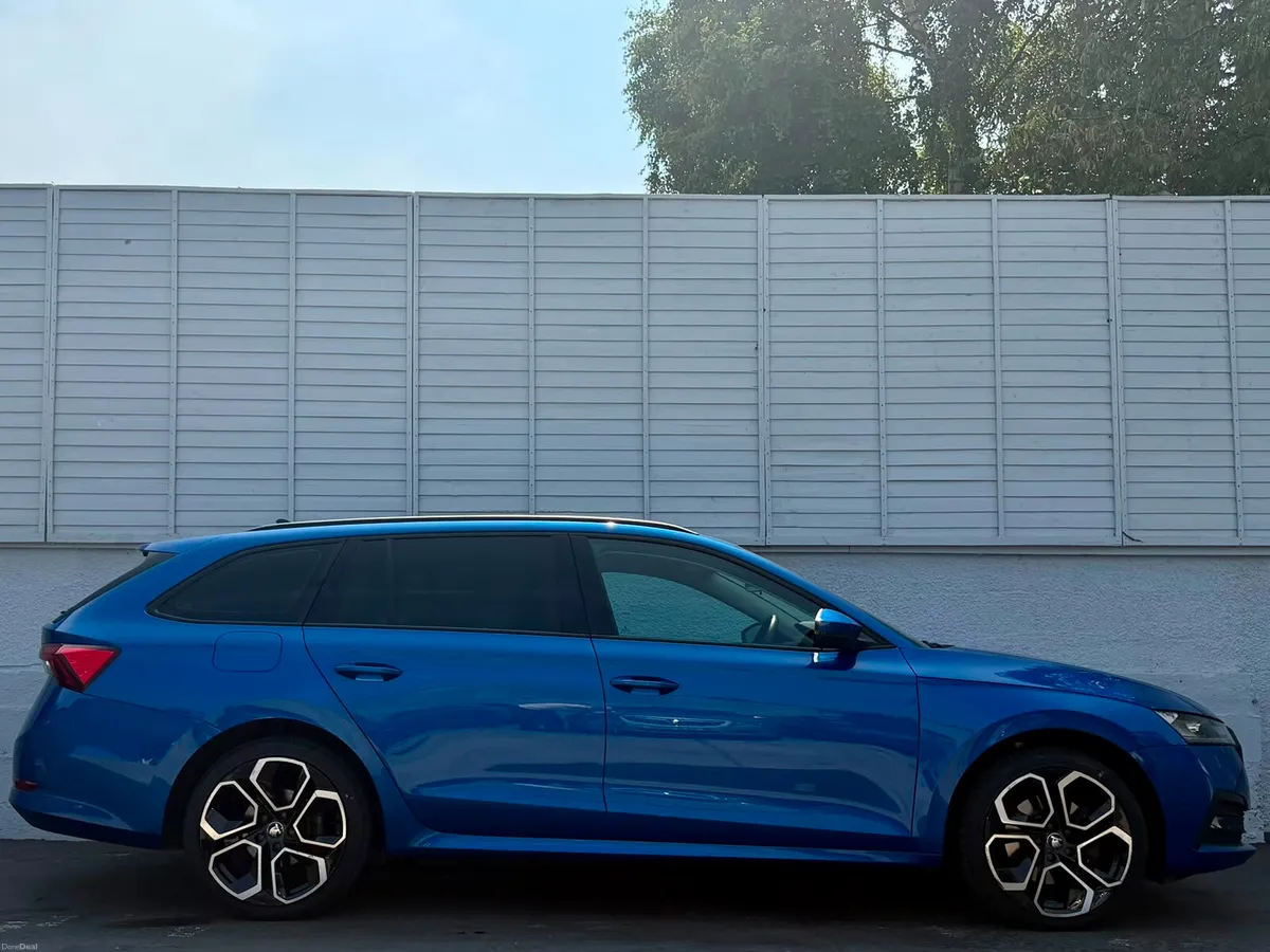 Skoda Octavia 2022 SE TECHNOLOGY PHEV / DSG AUTO - Image 2