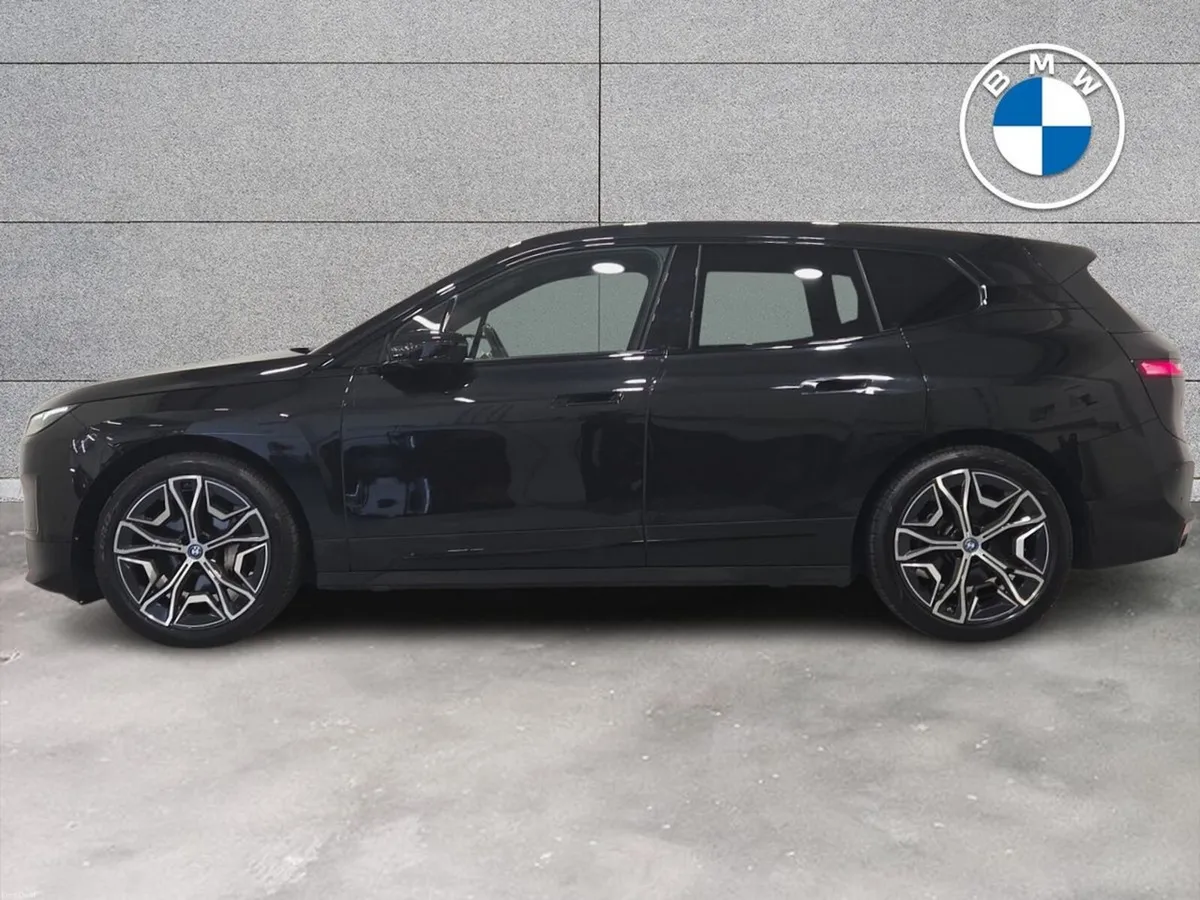 BMW iX xDrive40 Sport Edition - Image 4