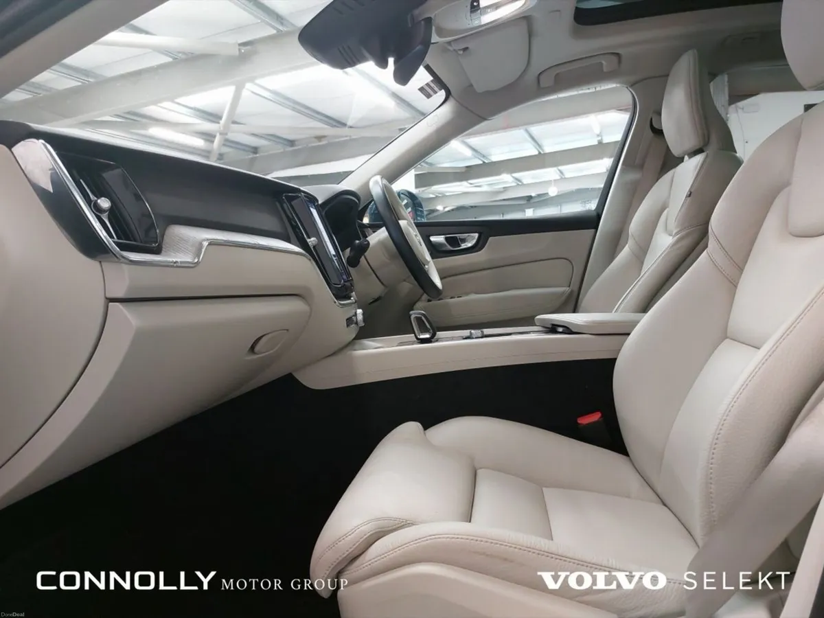 Volvo XC60 Plus Model | Bright Theme | Plug in Hyb - Image 5