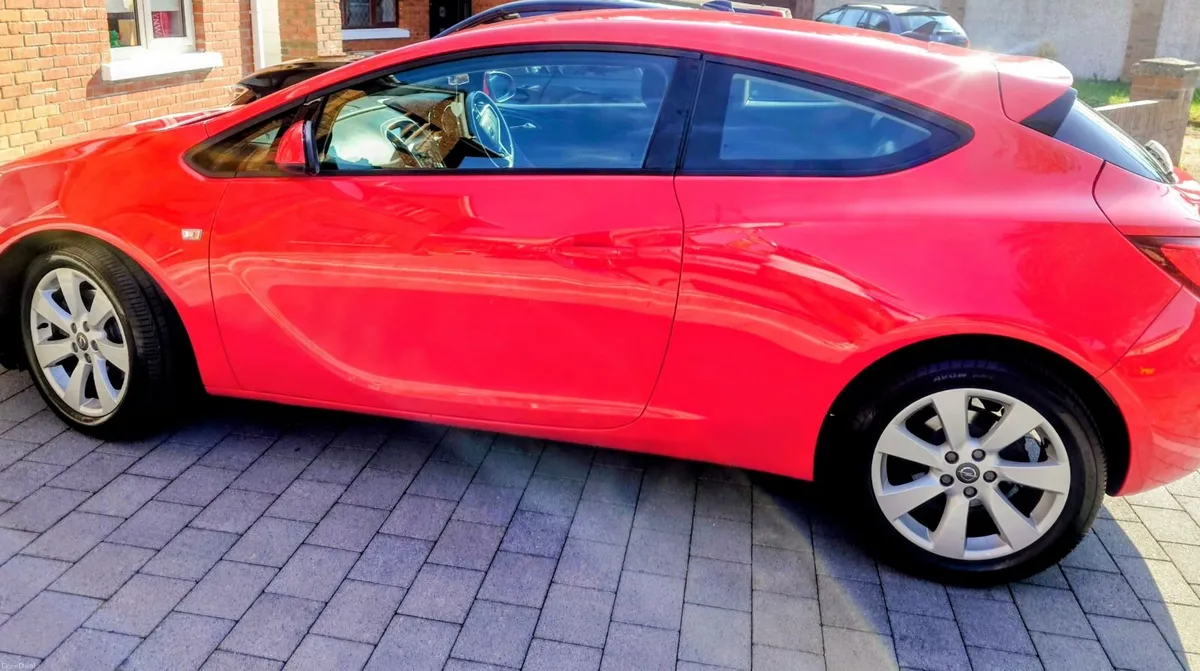 Car Opel Astra GTC Sport 1.7 CDTi 110 PS - Image 3