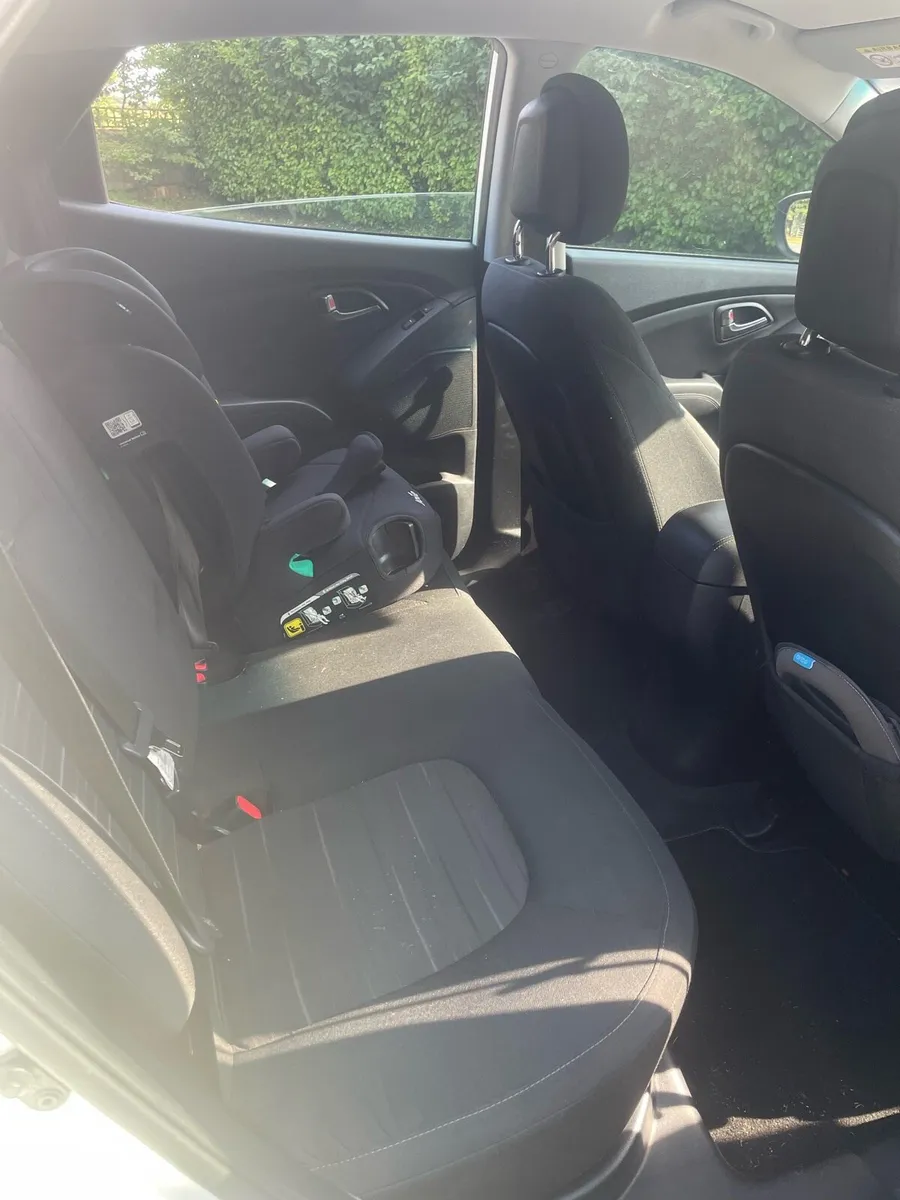 Car - Image 3