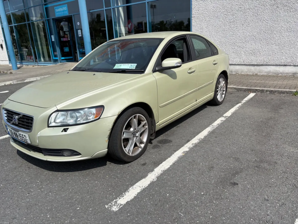 Volvo S40 2.0 D SE LUXURY MANUAL - Image 1
