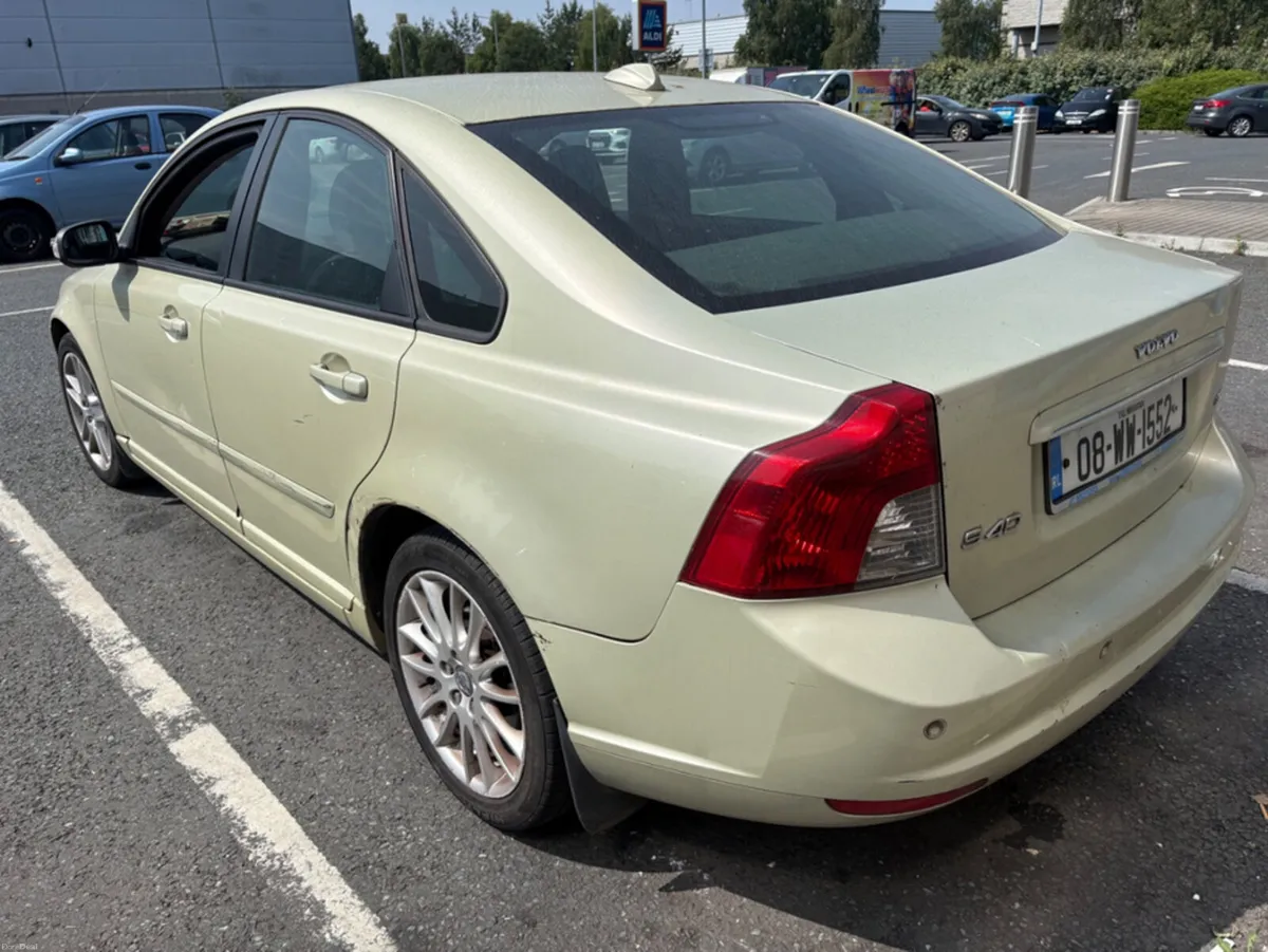 Volvo S40 2.0 D SE LUXURY MANUAL - Image 2