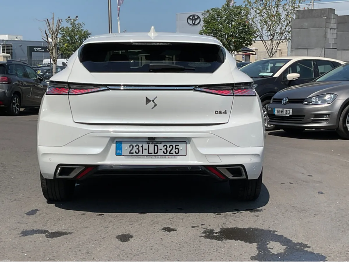DS Automobiles DS 4 TROCADERO PURETECH 130 AUTO 5D - Image 2