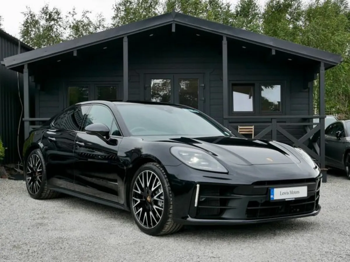 Porsche Panamera 4 PDK E-HYBRID, BOSE , TILT AND S - Image 1