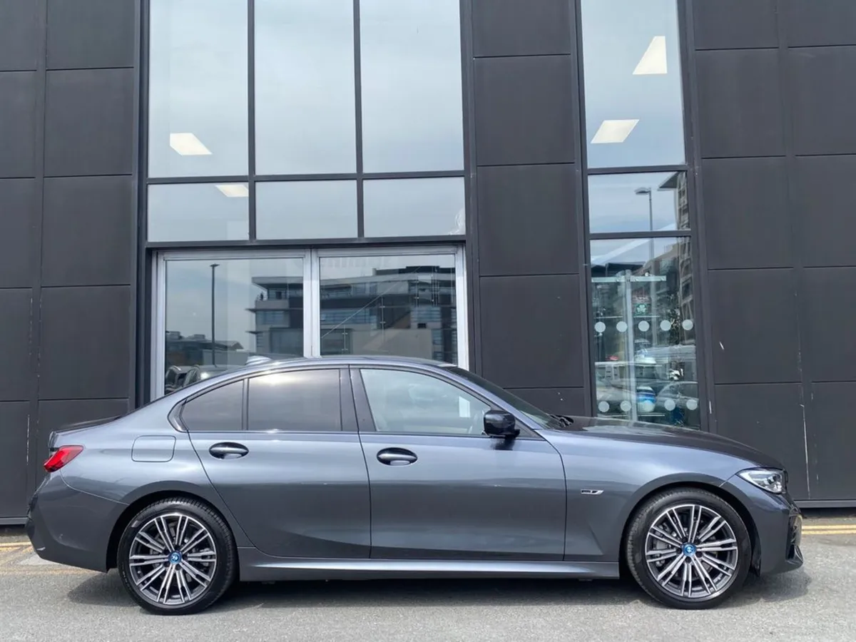 BMW 3-Series 330e M-Sport Auto (PHEV) - Image 4