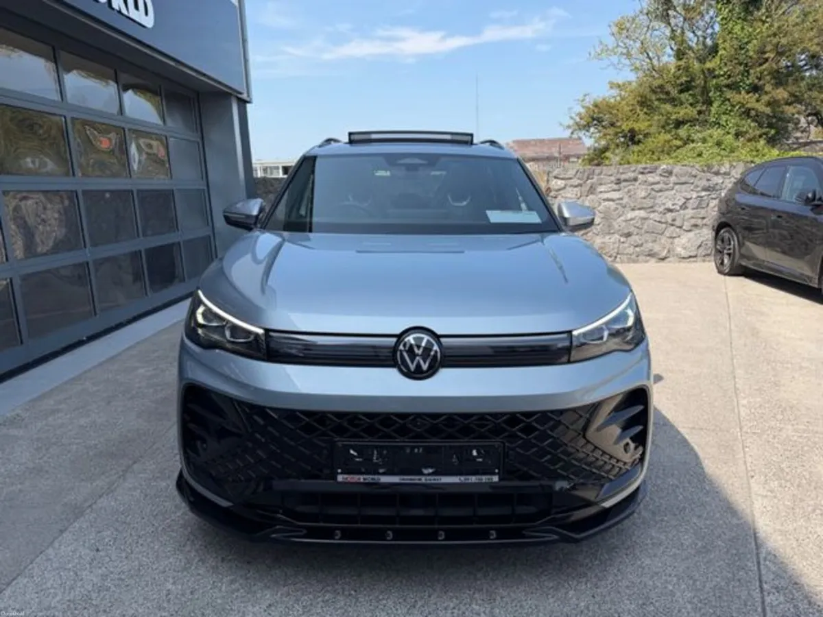 Volkswagen Tiguan R-LINE TSI PHEV - Image 6