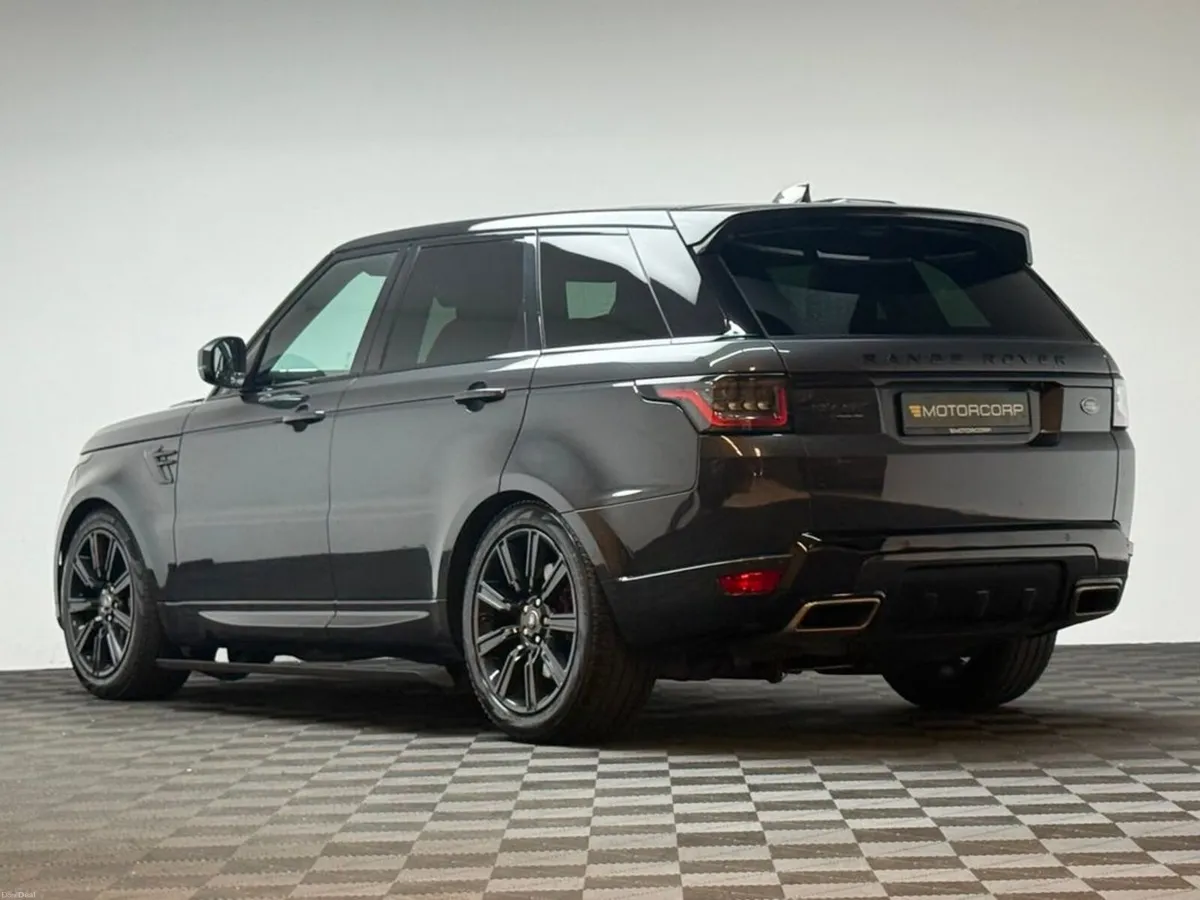 Land Rover Range Rover Sport HSE DYN BLACK P400E - Image 5