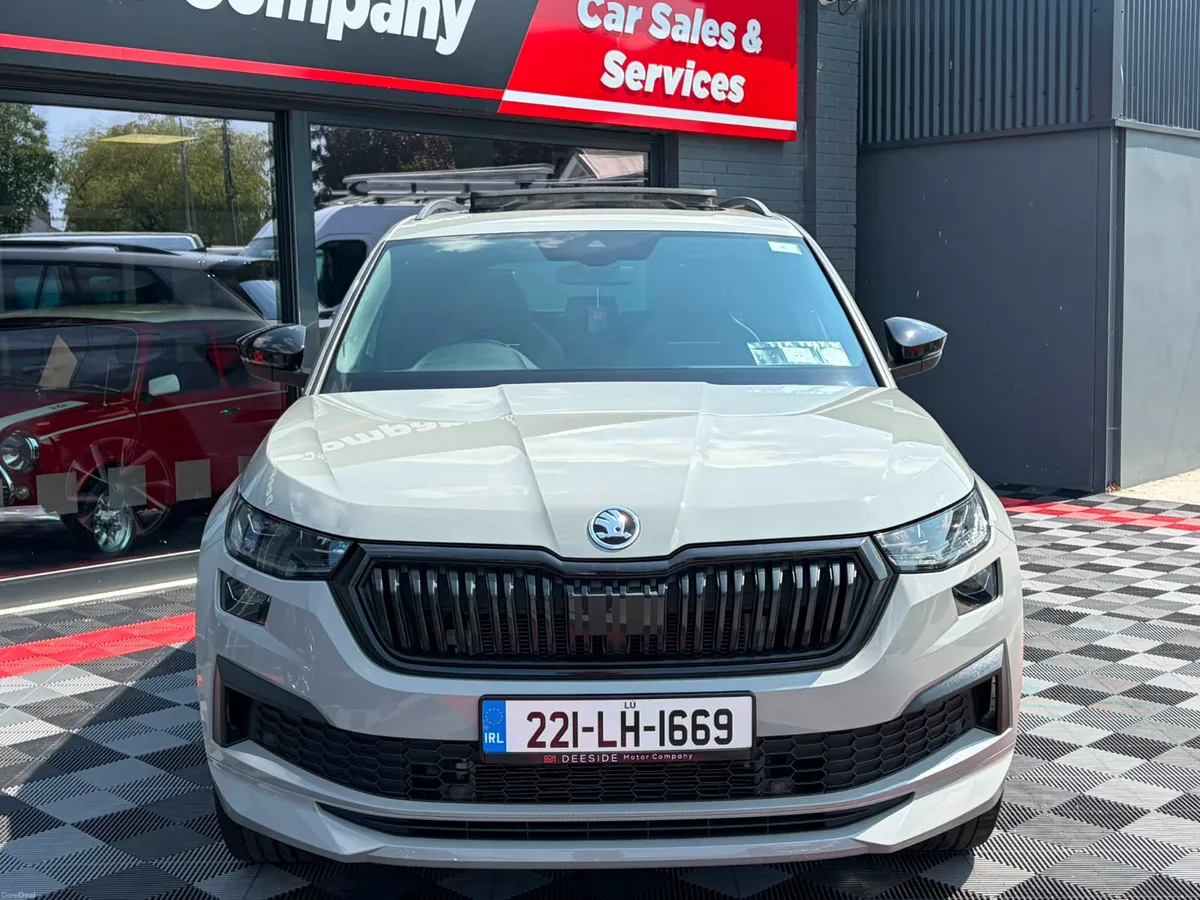 (221) Škoda Kodiaq Sportline - Pano Sun Roof - Image 2