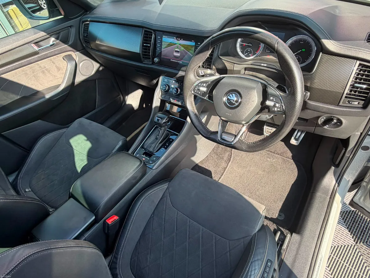 (221) Škoda Kodiaq Sportline - Pano Sun Roof - Image 6