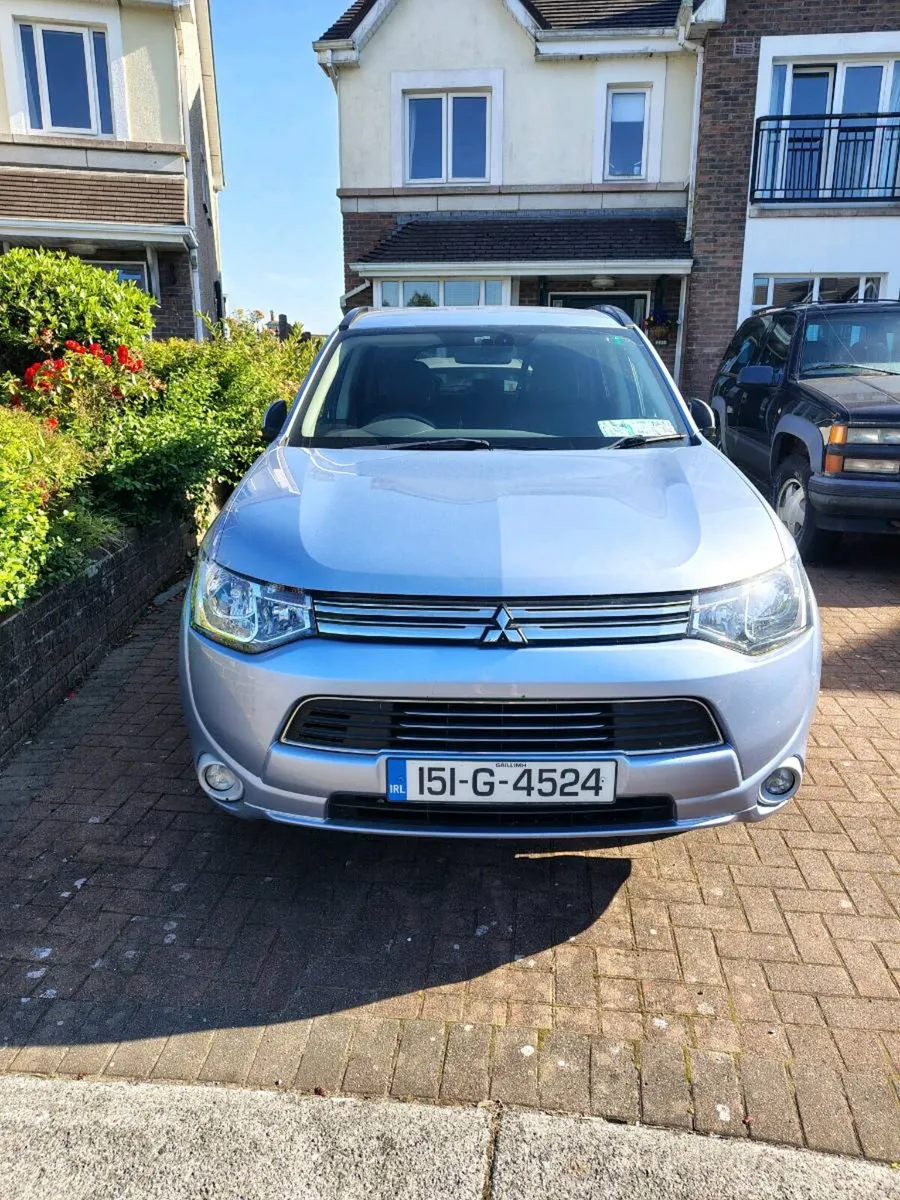 Mitsubishi Outlander PHEV 2015 - Image 1