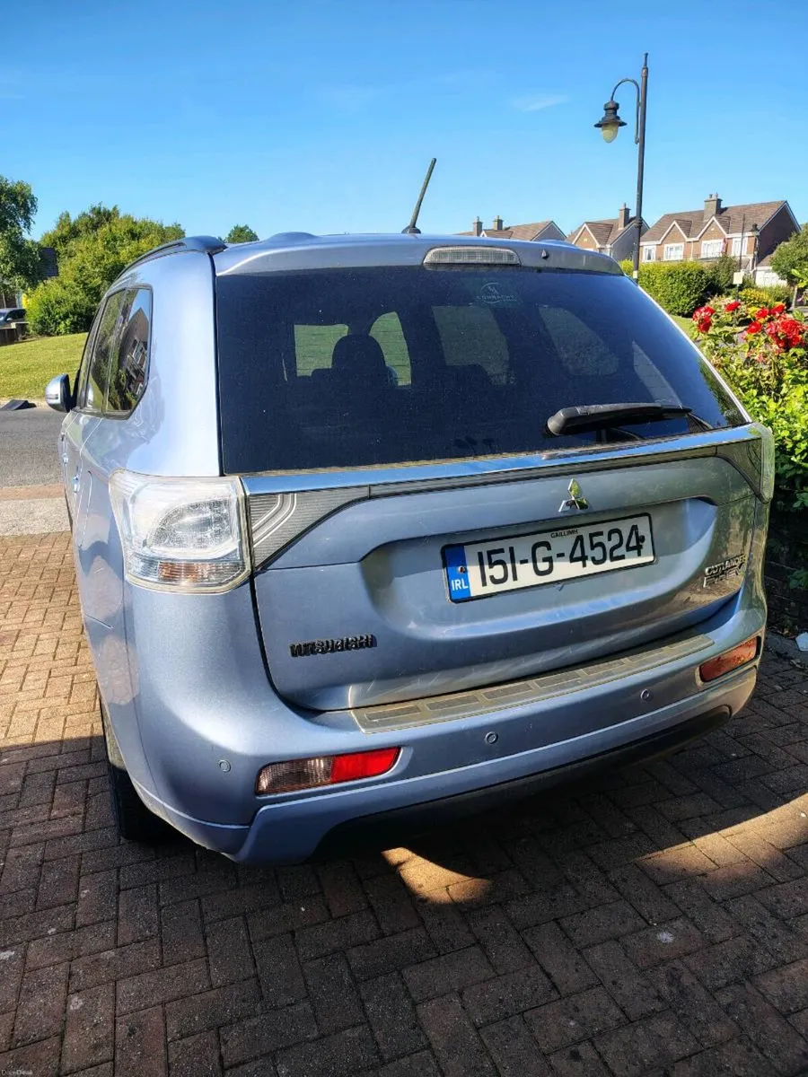 Mitsubishi Outlander PHEV 2015 - Image 3