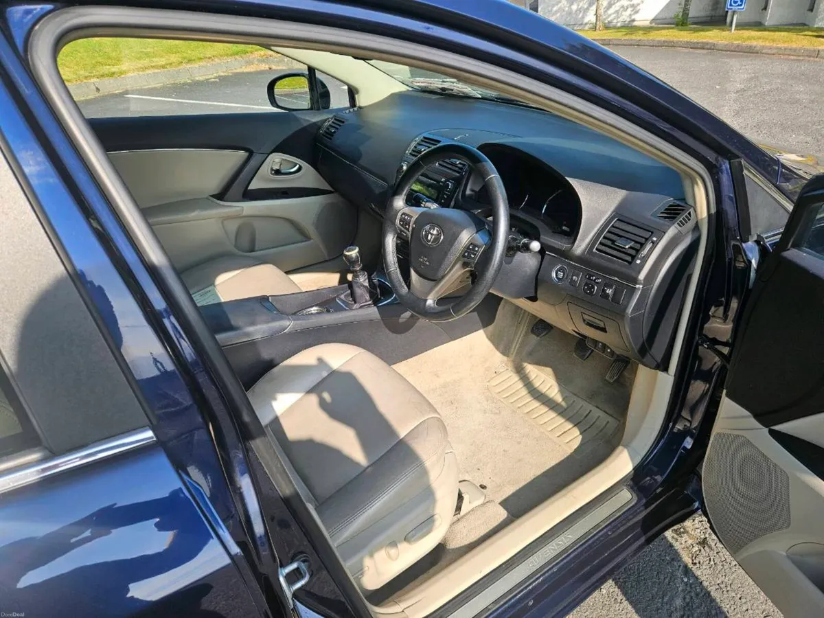 Toyota avensis - Image 4