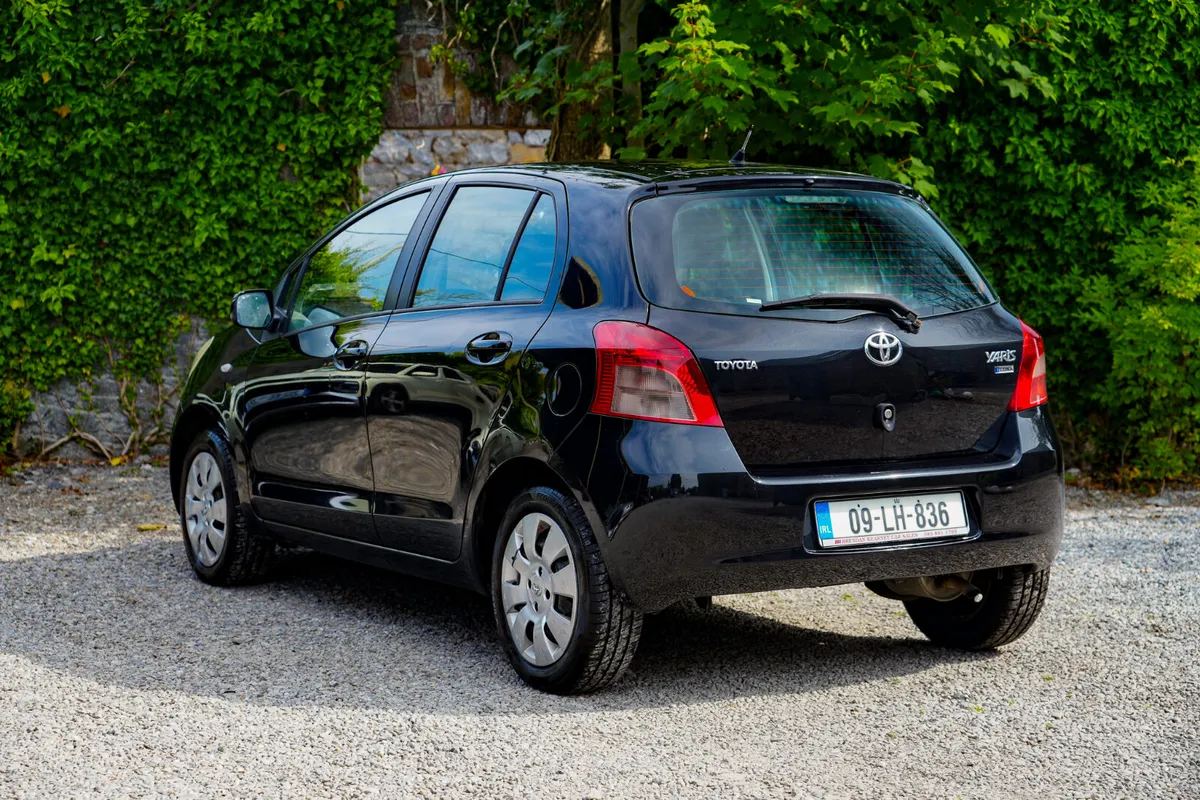 2009 Toyota Yaris 1.0 Petrol Manual - Image 3