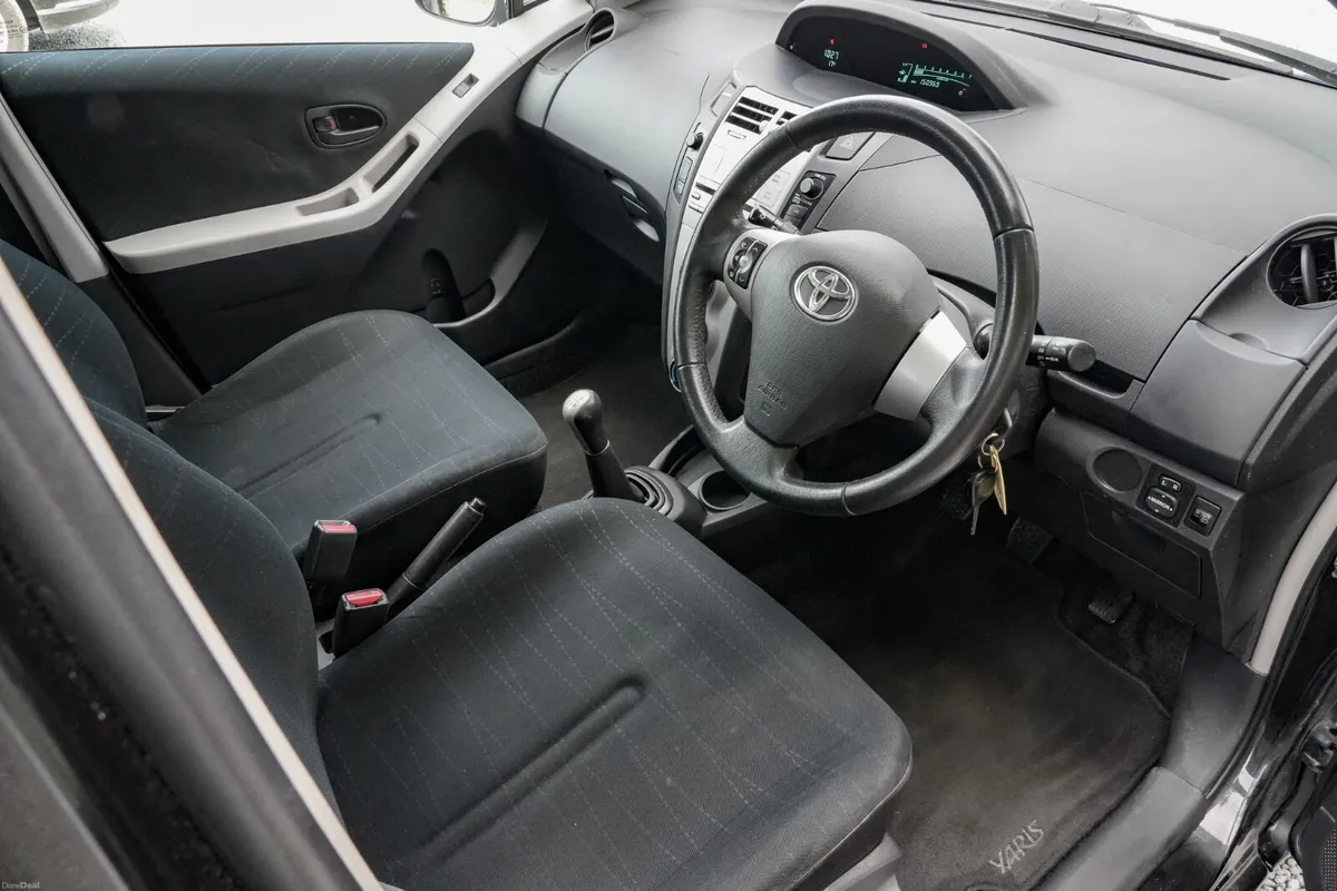 2009 Toyota Yaris 1.0 Petrol Manual - Image 2