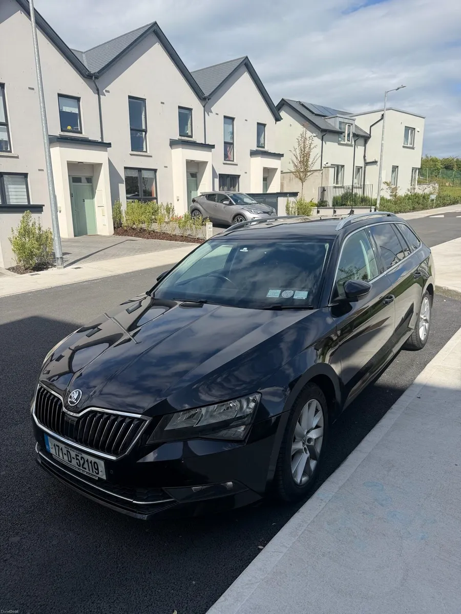 Skoda Superb 2.0 TDi estate - Image 1