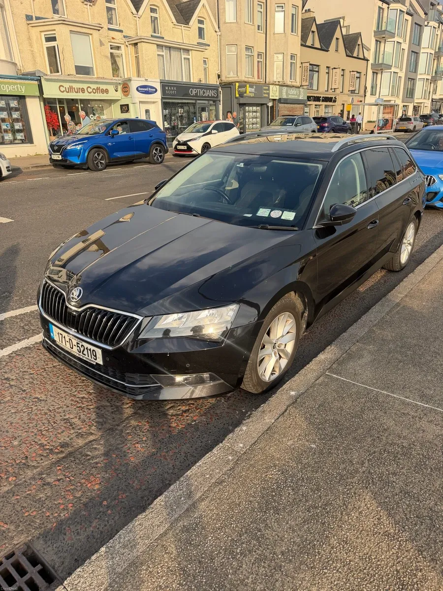 Skoda Superb 2.0 TDi estate - Image 4