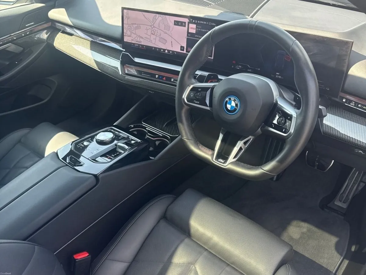 BMW 5-Series 550e xDrive M Sport - Image 6