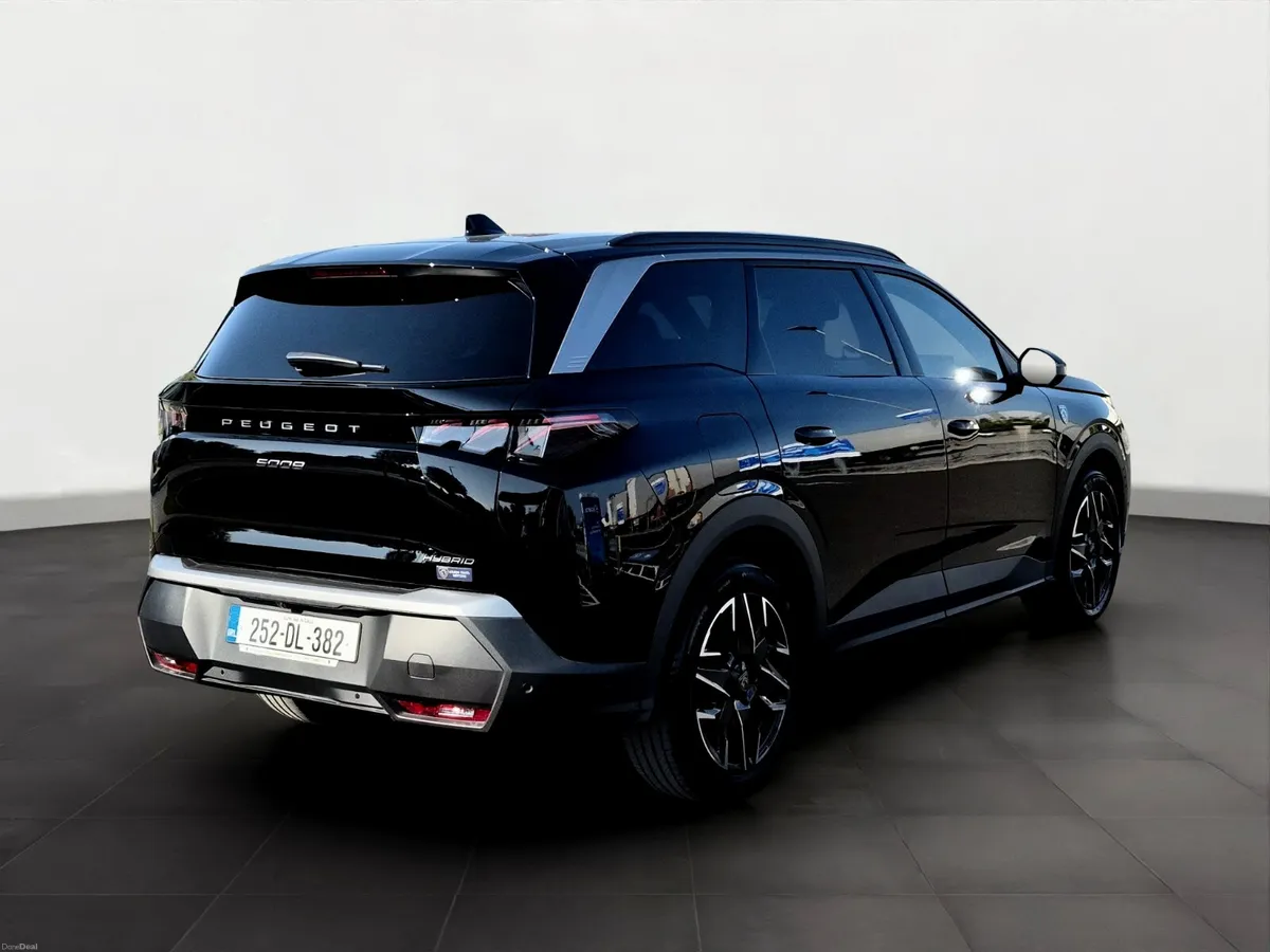 Peugeot 5008 GT Hybrid 145bhp - Image 6