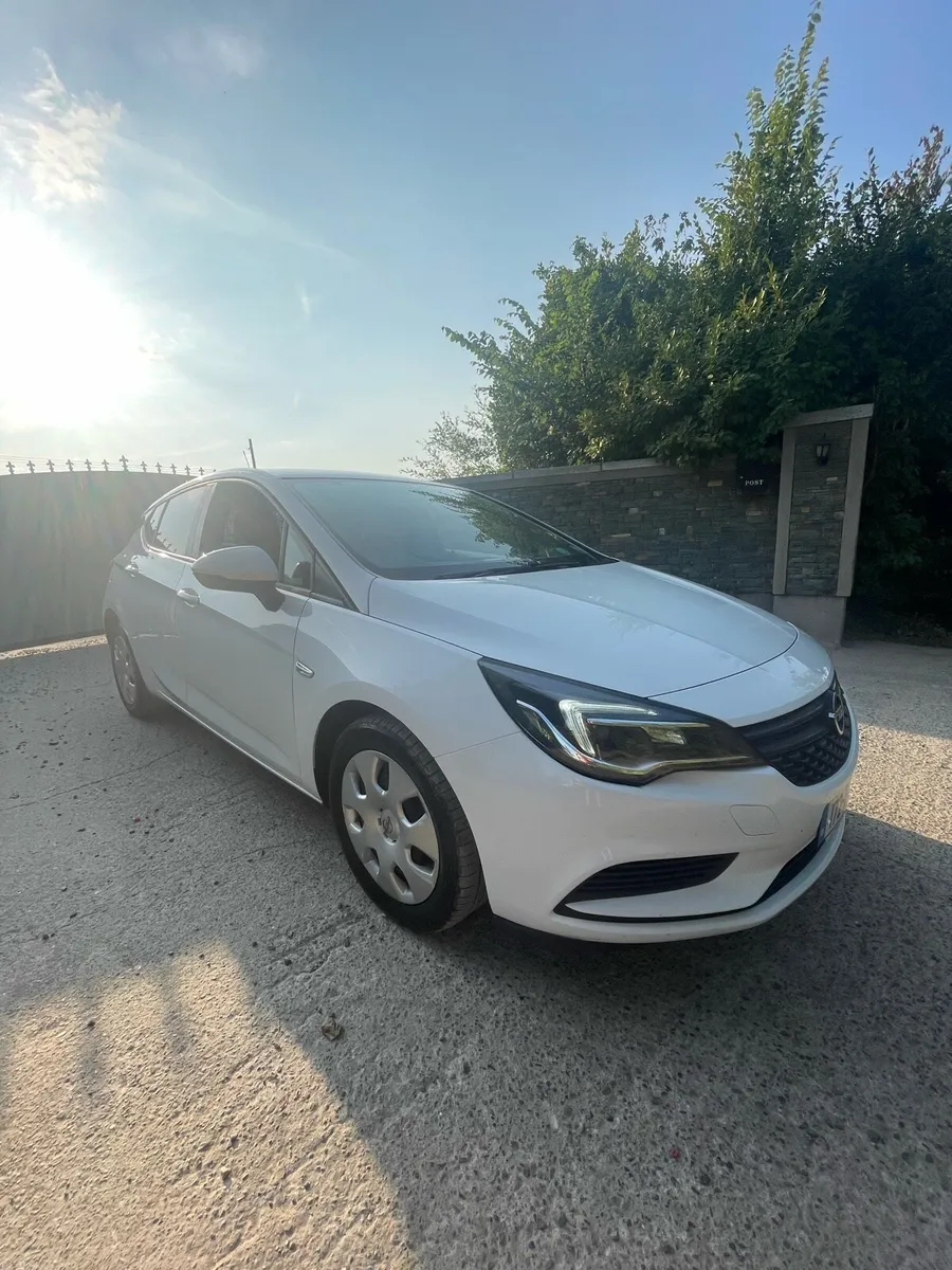 Opel Astra - Image 1