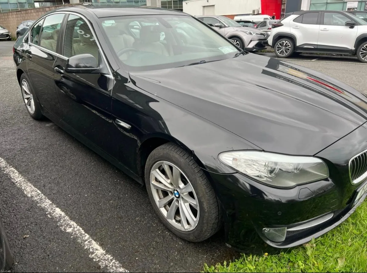 BMW 5-Series 2011 - Image 6