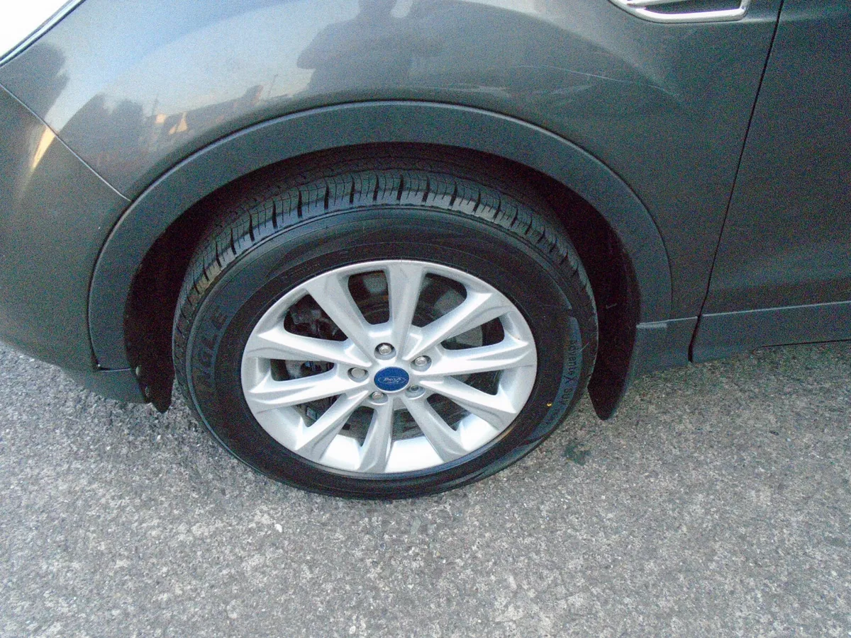 Ford Kuga 2016 - Image 5