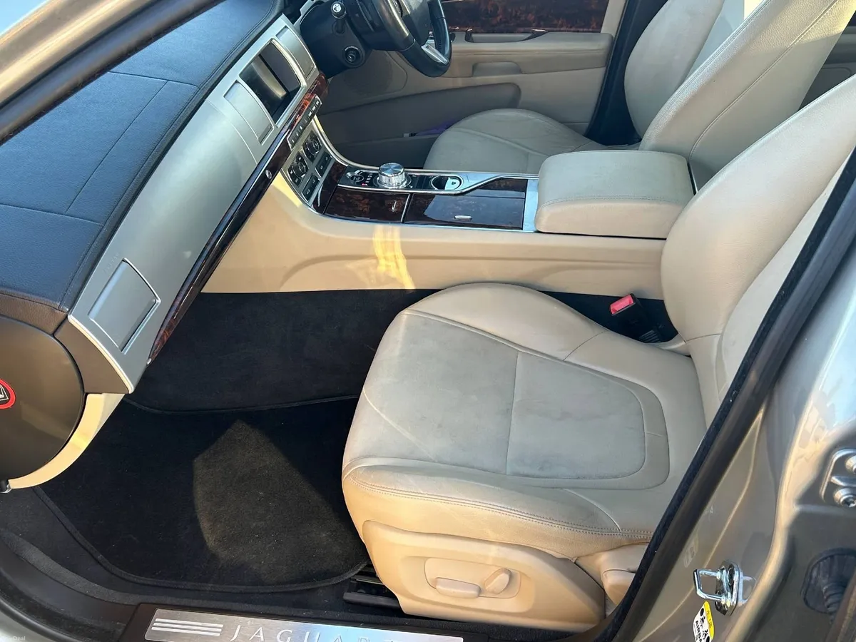 Jaguar XF/ Full service history/Low mileage - Image 4