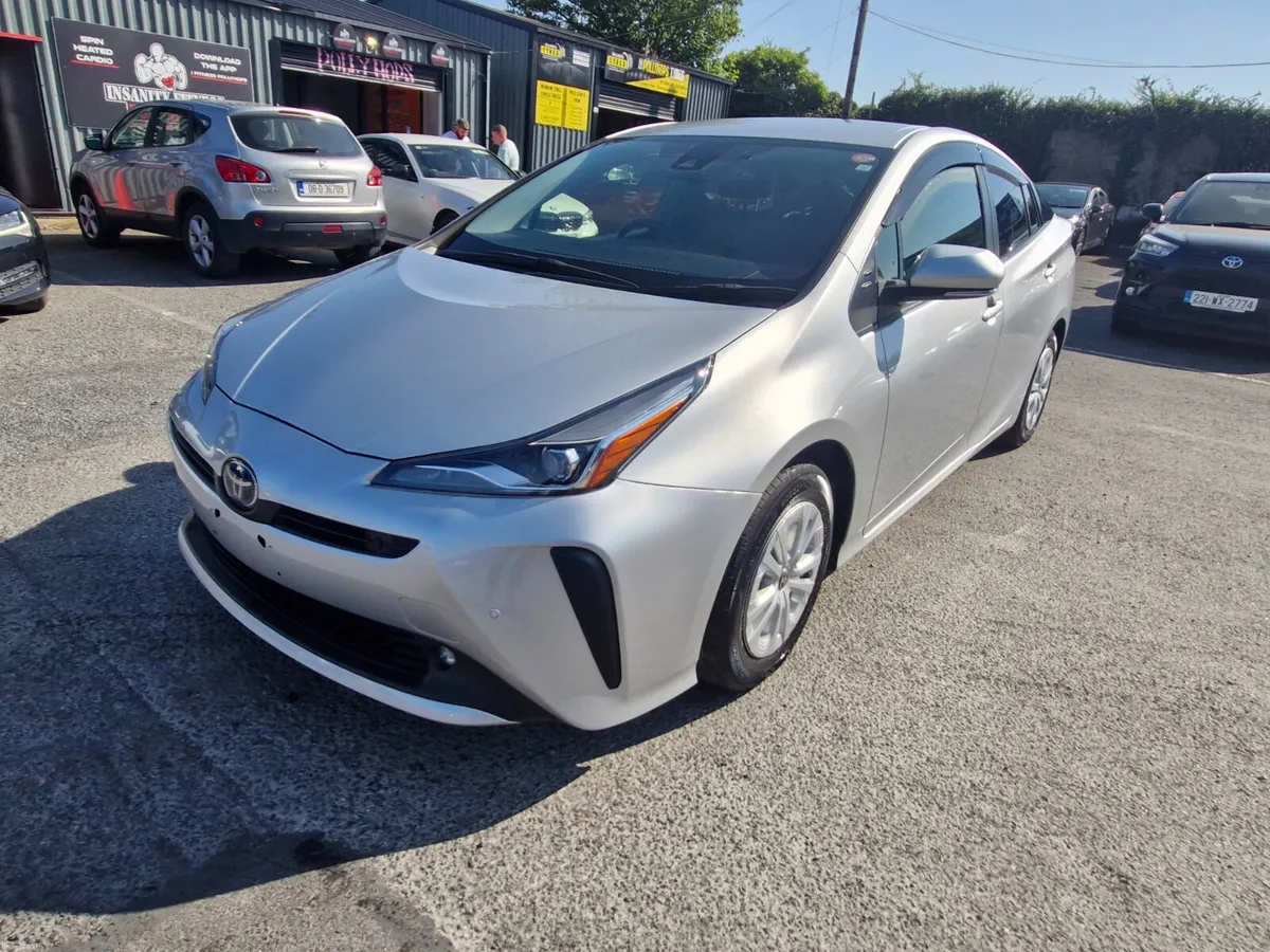 2023 Toyota Prius 1.8L Hybrid Low Miles Automatic - Image 2