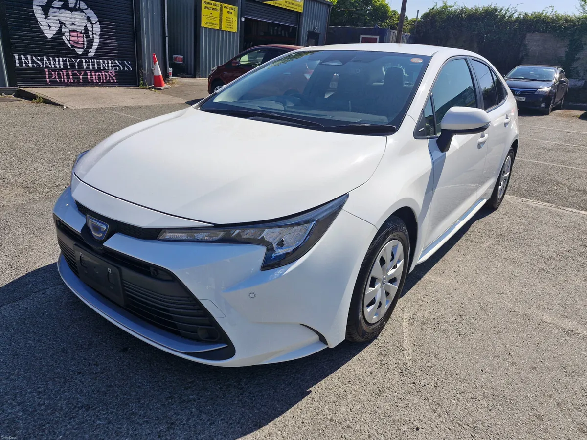 2024 Toyota Corolla 1.8L Hybrid Low Miles Fresh NC - Image 2