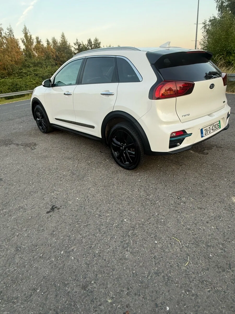 Kia Niro 4ev 64kw long range - Image 5