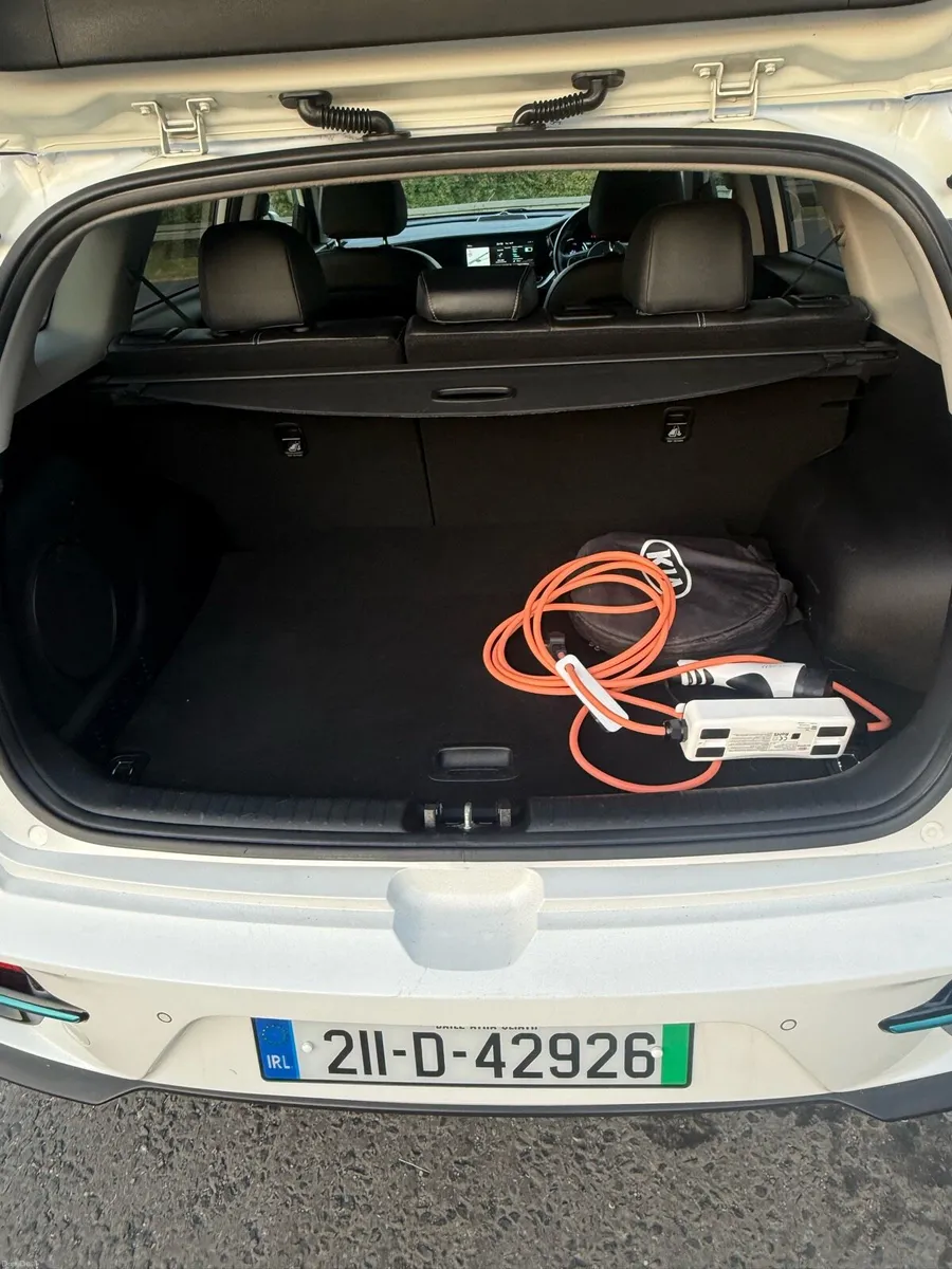 Kia Niro 4ev 64kw long range - Image 6