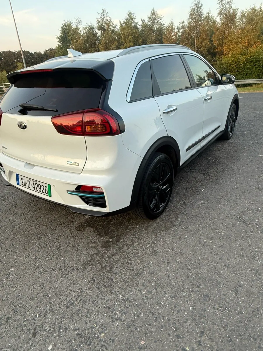 Kia Niro 4ev 64kw long range - Image 3