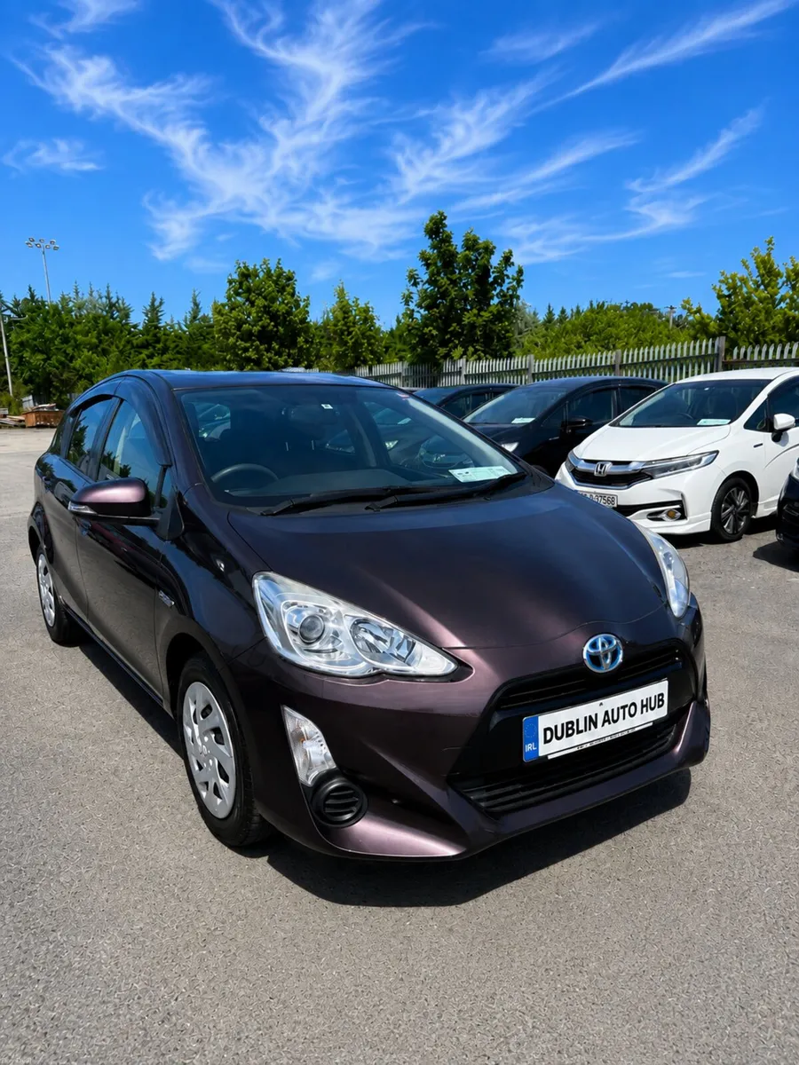 TOYOTA  AQUA  2015 - Image 1