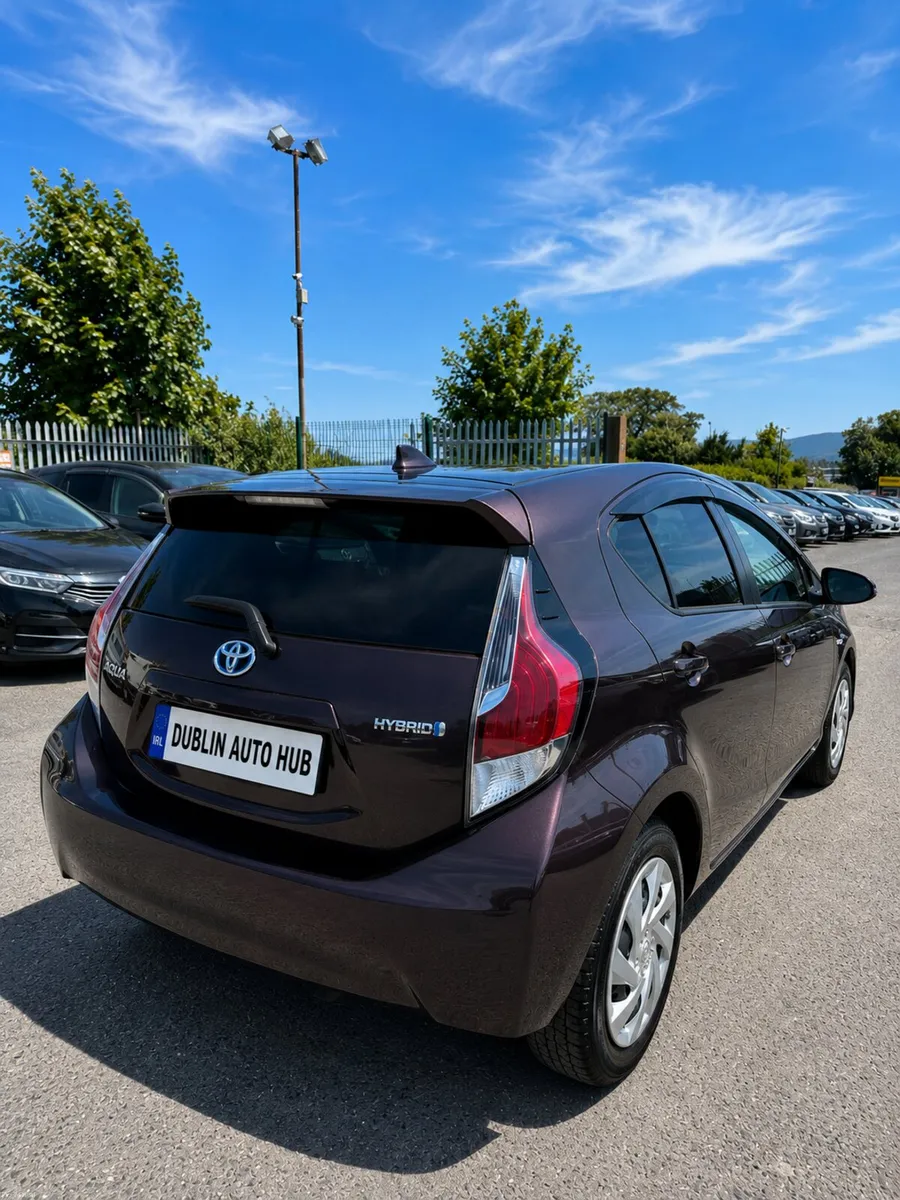 TOYOTA  AQUA  2015 1.5 HYBRID - Image 6