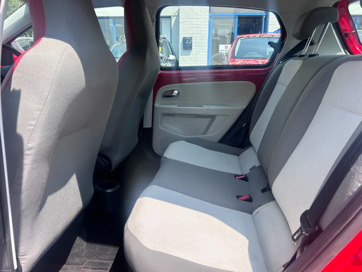 2013 VOLKSWAGEN UP! HIGH UP 1.0 PETROL AUTO - Image 6