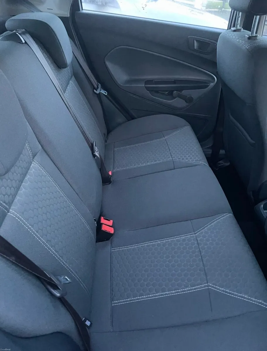 Ford Fiesta 2010 - Image 3