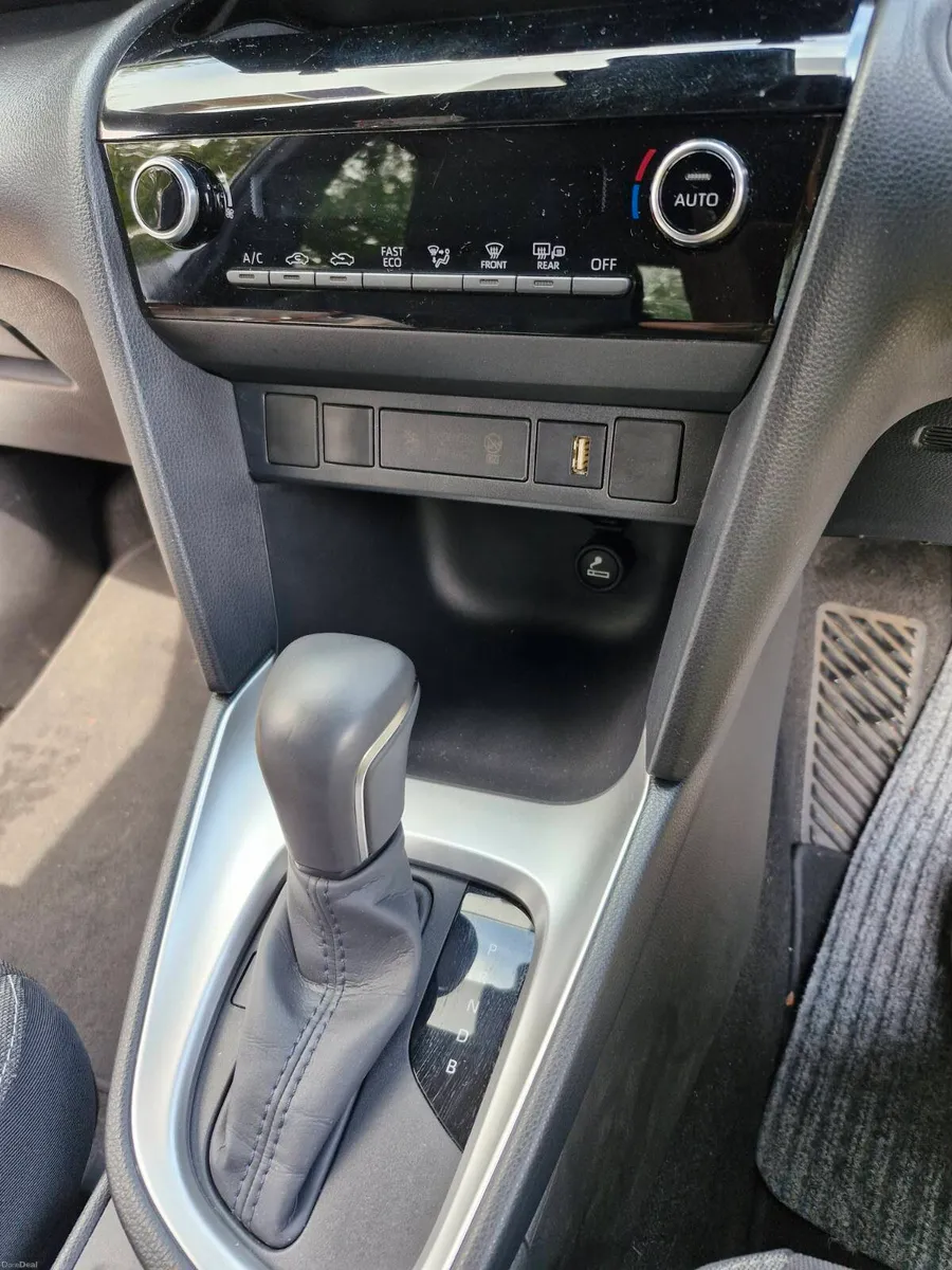 Car - Image 4