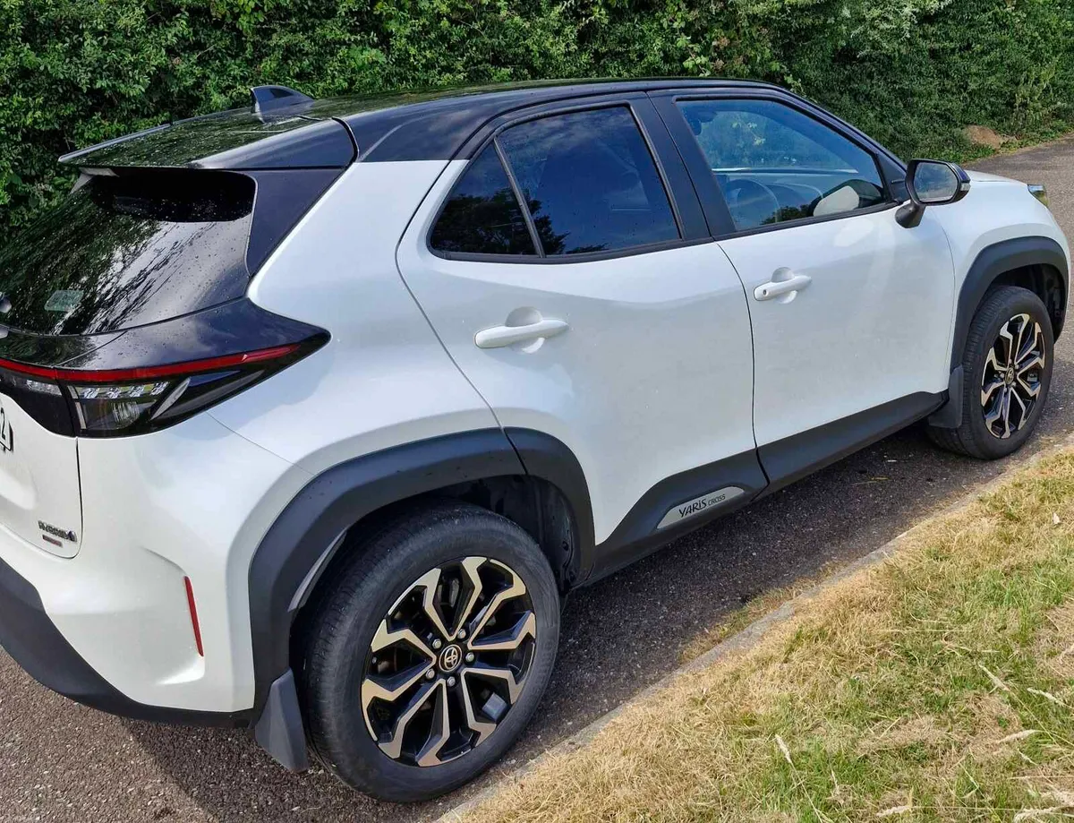 Car - Image 6
