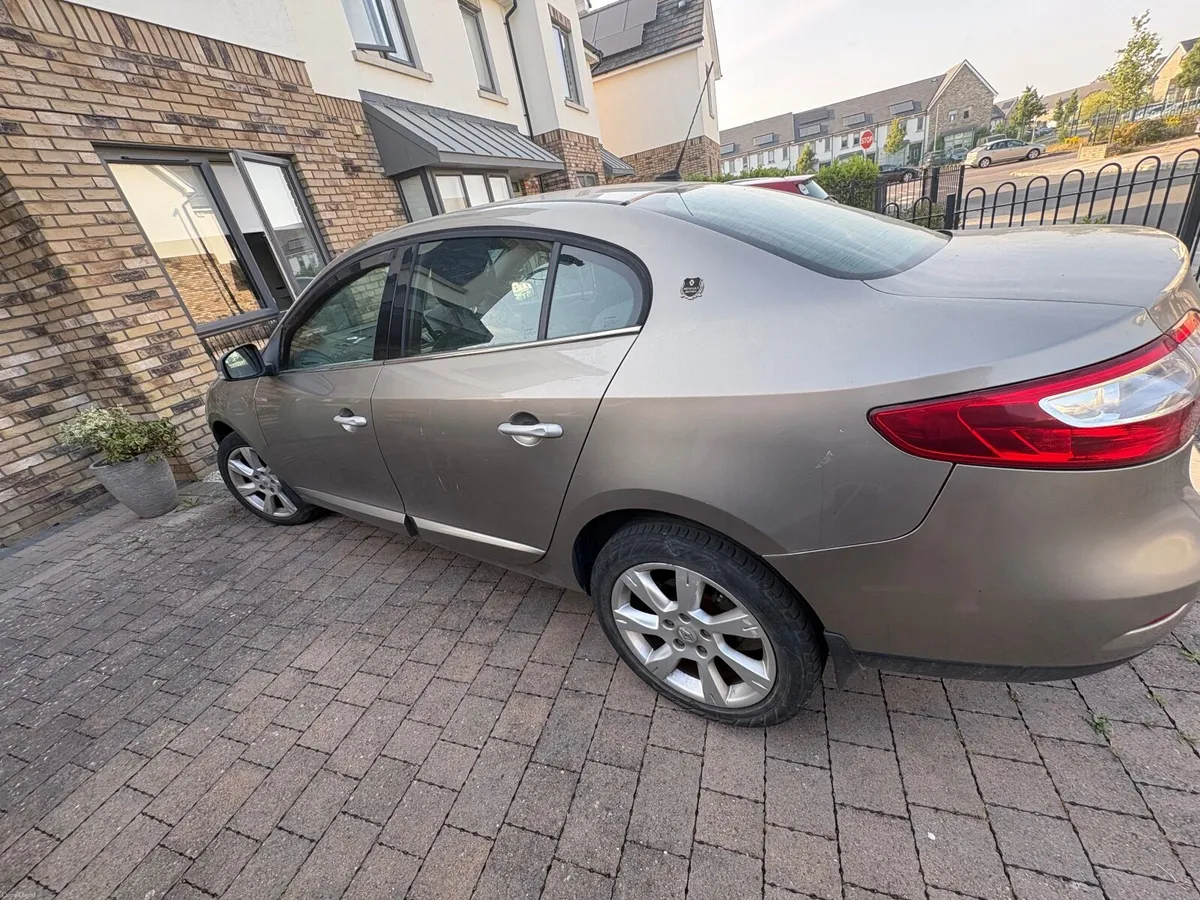 Renault Fluence 2011 - Image 1