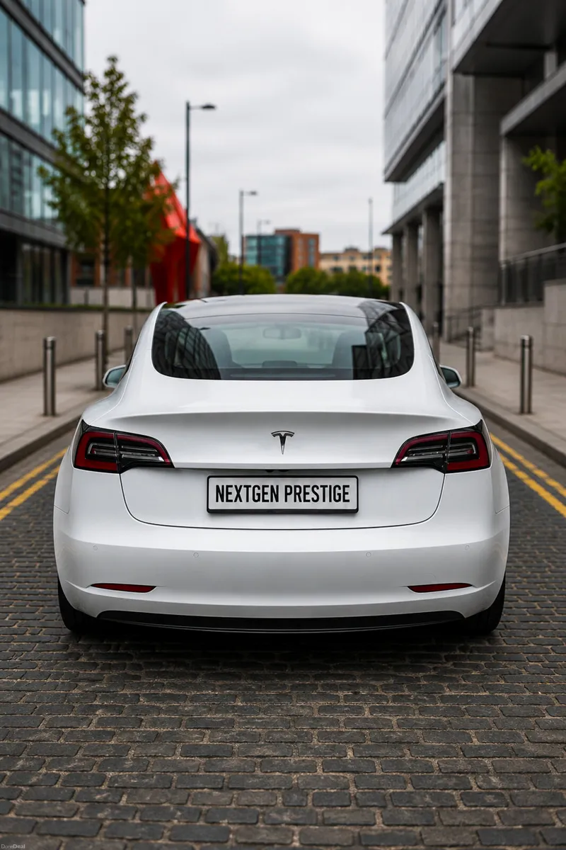 192 Tesla Model 3 RWD // 1 Year Warranty // Low Km - Image 4