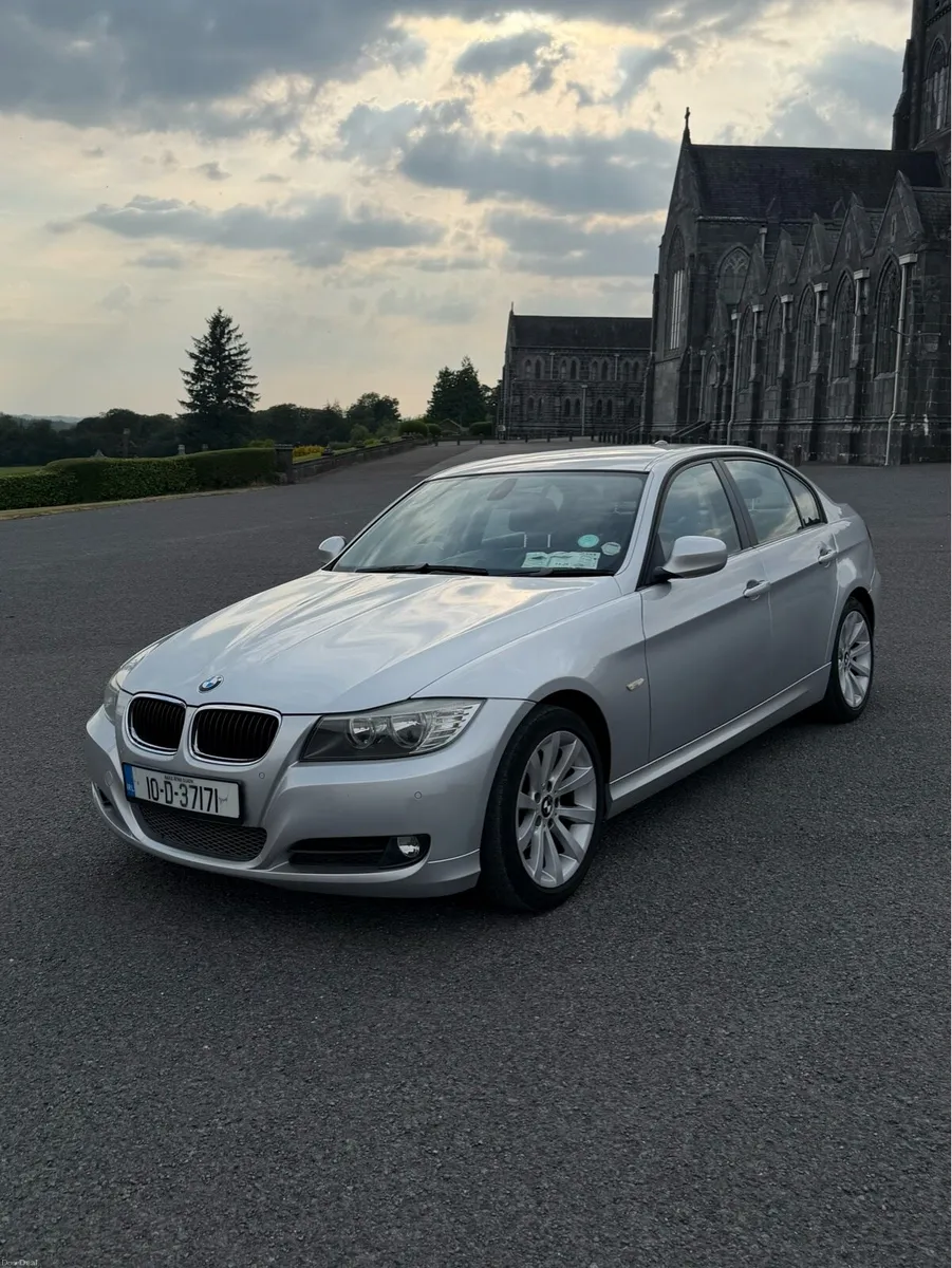 BMW 318d / 2010 /  E90 / 2.0 - Image 2