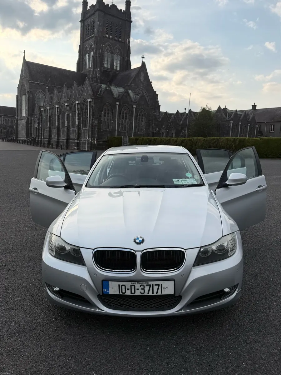 BMW 318d / 2010 /  E90 / 2.0 - Image 4