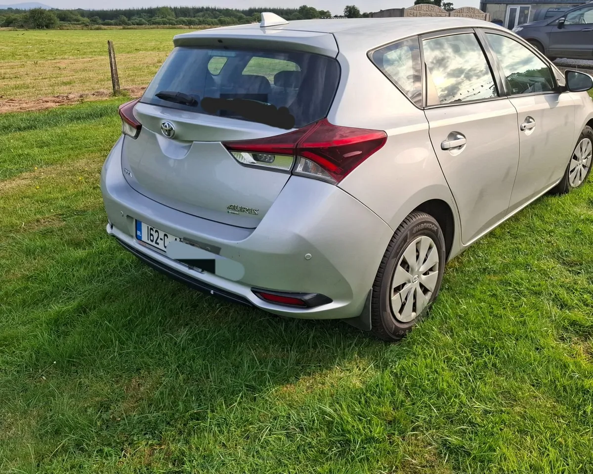 Toyota Auris 2016 - Image 5