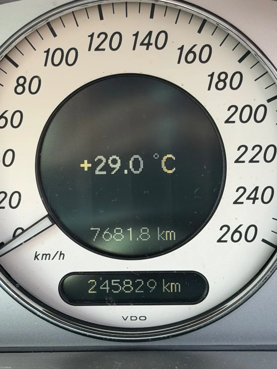 Mercedes-Benz E-Class 2007 - Image 3