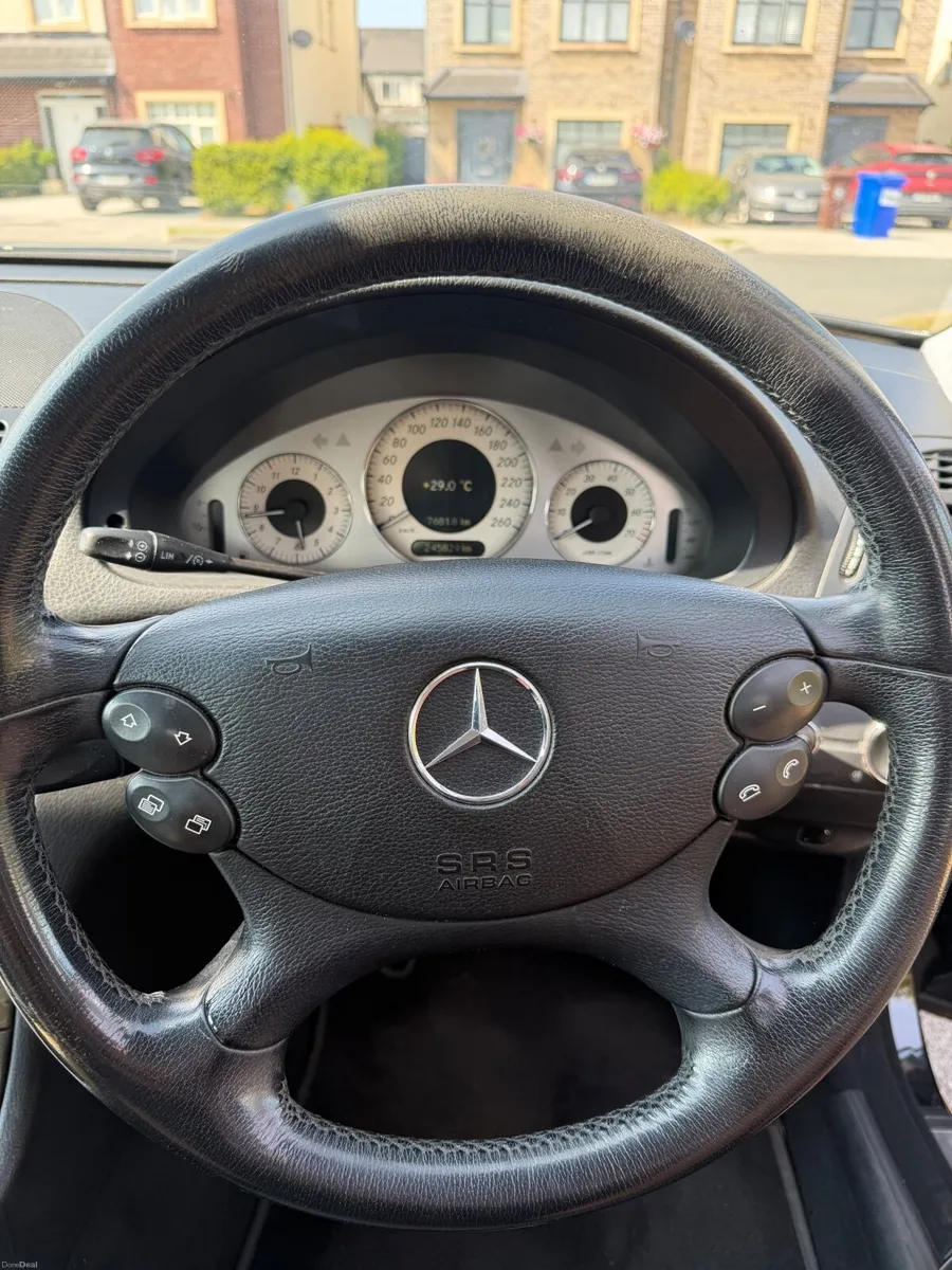 Mercedes-Benz E-Class 2007 - Image 4