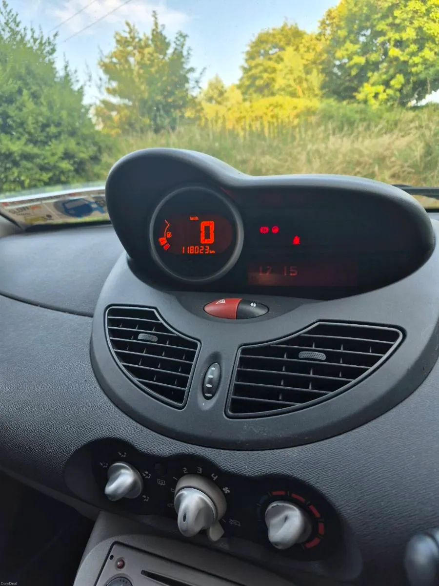 Renault Twingo 1 Owner from New - Image 6
