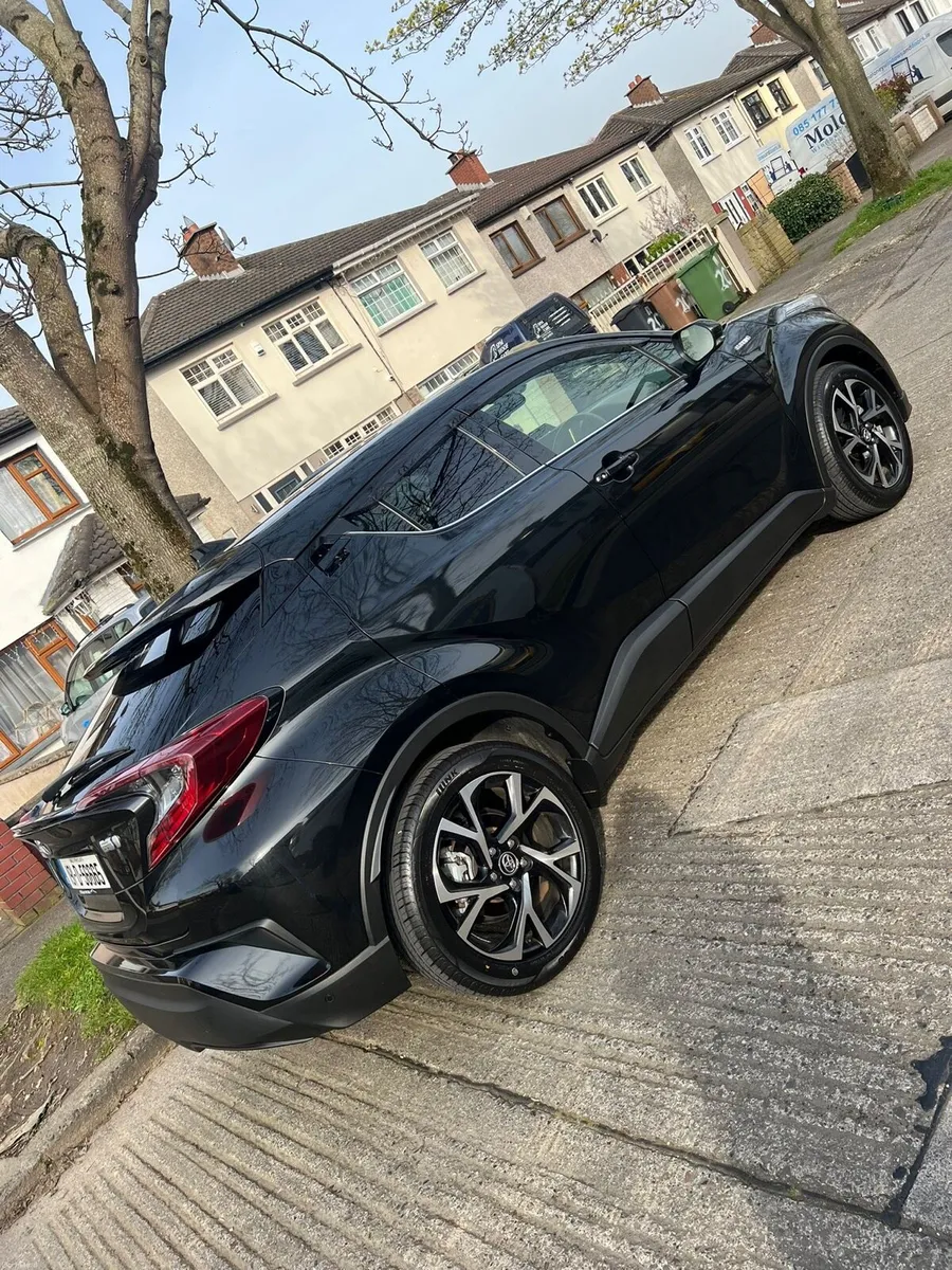 191 Toyota CHR - Image 2
