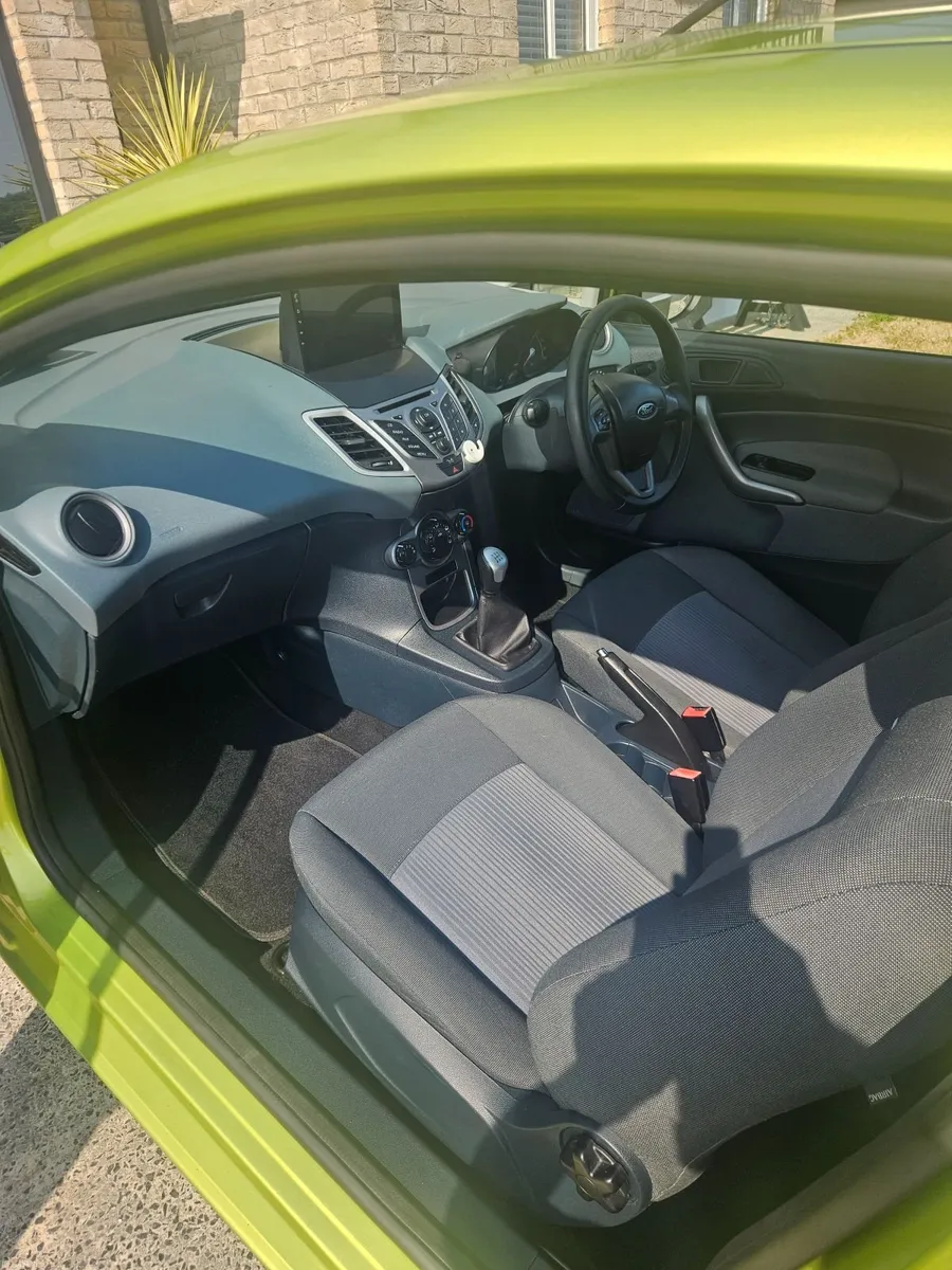 Ford Fiesta 2011 - Image 4