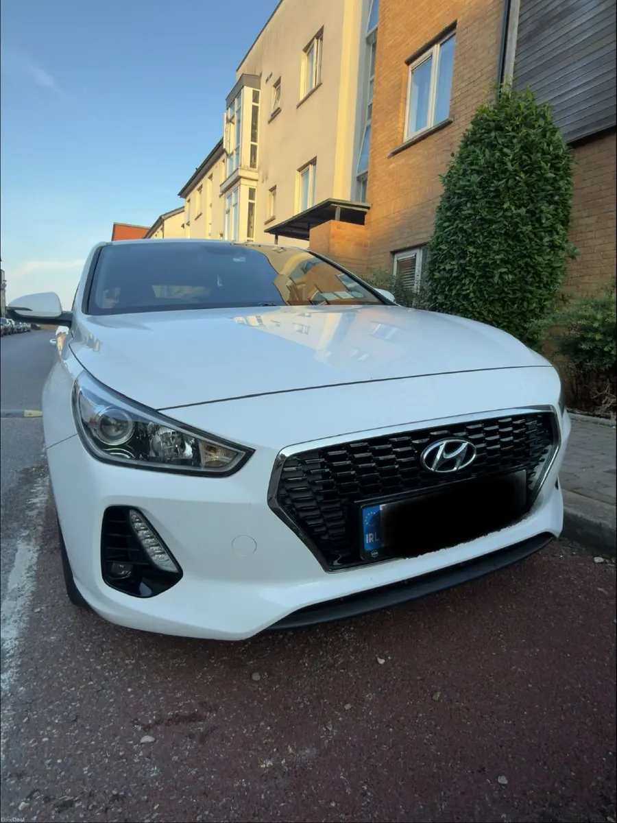 Hyundai i30 Deluxe 2017 - Image 1