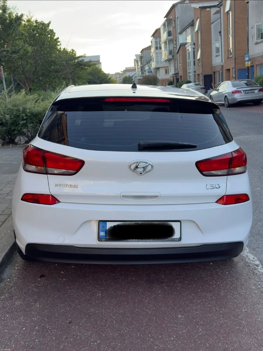 Hyundai i30 Deluxe 2017 - Image 4